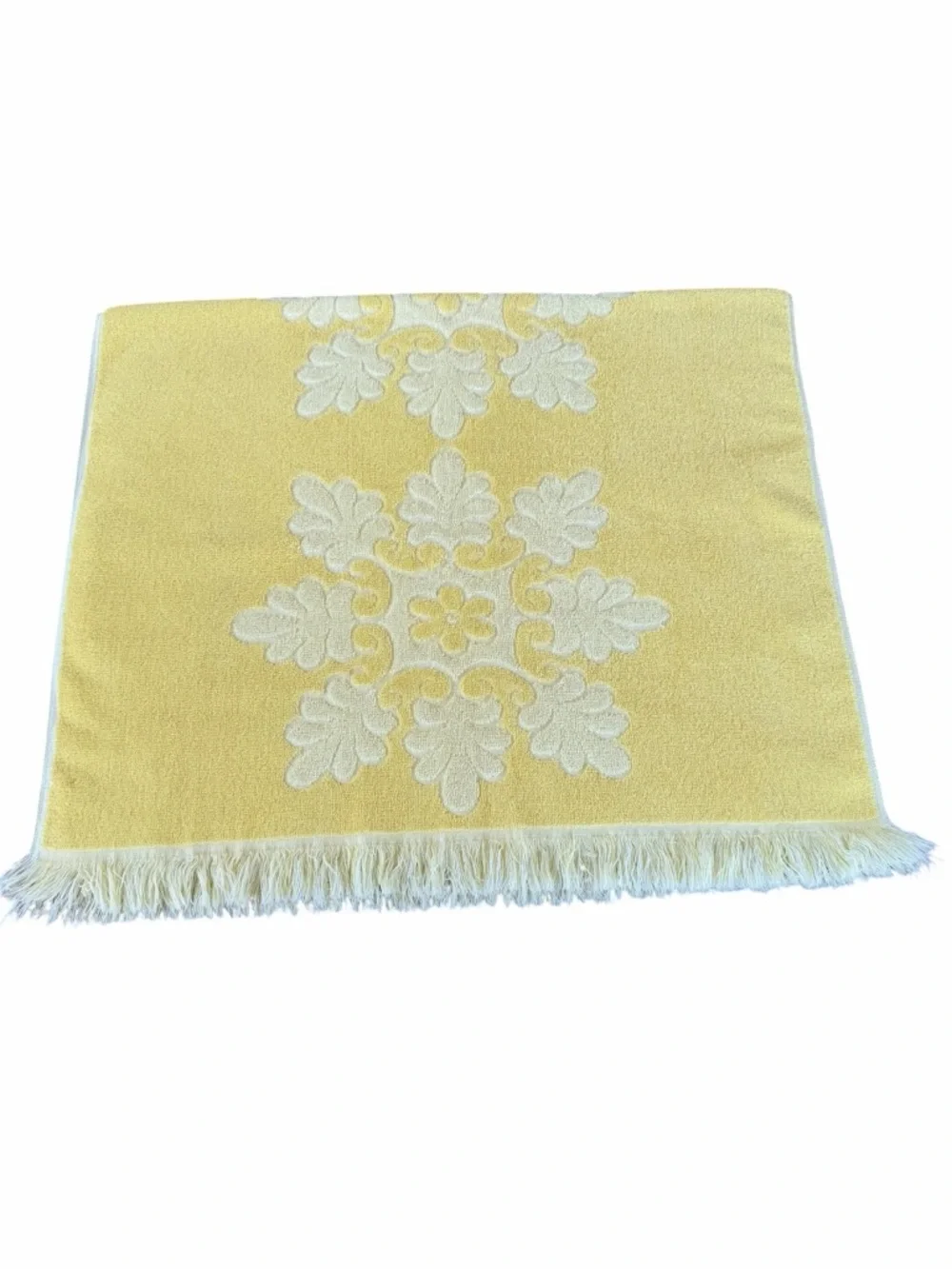 VTG Cannon Royal Family Yellow Snowflake Sculpted Bath Towel Fringe 24x41 GUC